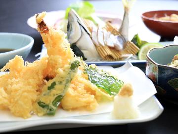 ◆HP限定価格◆【夕食付き】次の日の活力を夕食から！元料理人が作る佐伯の絶品夕食♪
