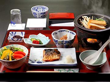 【朝食付】＼人気No.1プラン／採れたて野菜×彩り豊かな和朝食で始める贅沢な一日