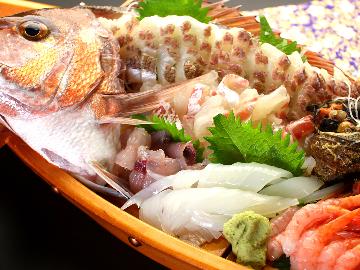 ドドーン!!と贅沢にお刺身を船盛で！敦賀湾を余すことなく味わう♪船盛付き会席＜1泊2食付き＞