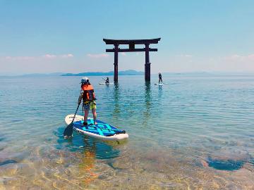 【琵琶湖SUP体験】白鬚神社の鳥居へ湖上参拝◎絶景に出会うSUPクルージング♪≪1泊2食付き≫