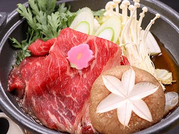 【冬季限定】すき焼き×海の幸山の幸！こだわりの和食膳と鯉が泳ぐ天然温泉で癒やし旅