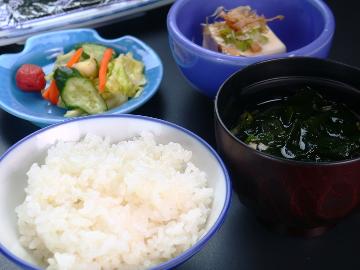 【朝食のみ】心温まる。。。旬の食材を使った女将の手づくり和朝食♪＜1泊朝食付＞