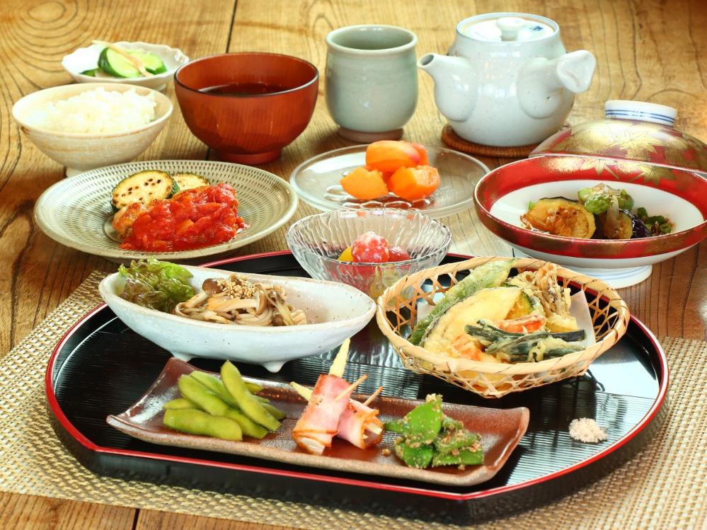 【お食事少なめ★２食付】　夕食は軽めに済ませたい方や小食のお客様におすすめ！