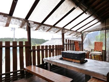 【BBQ機材レンタル付★食材持込み】雨でも安心！屋根付きテラスでBBQを一棟貸しで楽しむ♪