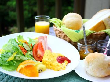 【1泊朝食付】手作りパン＆自家製ジャム付き洋朝食♪最終チェックイン21:00までOK！≪夕食無し≫