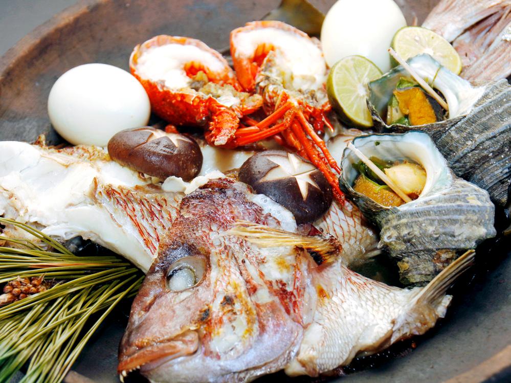 ≪宿泊≫秋限定…淡路島の秋の風物詩…『紅葉鯛』の宝楽焼コース