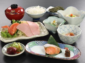 【源泉かけ流し温泉×朝食付き】里山に佇む一軒宿で朝食を【一泊朝食付き】