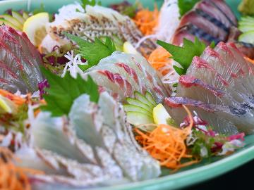 【刺身大盛り】天草牛深♪旬の海幸を豪快に皿盛りで♪［1泊2食付］