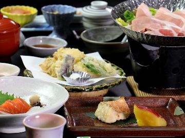 【60歳以上の方限定！】豊かな自然を手軽にのんびり大人旅　夕食は和食ミニ会席♪　なんと土日も均一料金