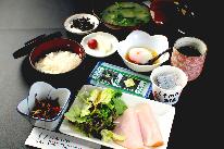 【1泊朝食付き】忙しい朝は和朝食を食べて観光へ！チェックインは21時までOK