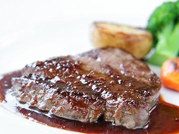 【2食付】夕食抑えめリーズナブル。550坪のドッグランと独立型コテージで大型犬も小型犬も自由にのびのび！