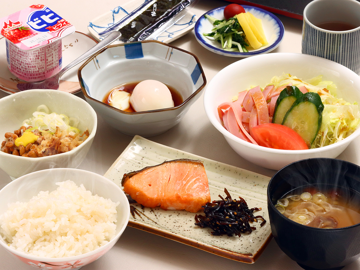 【エコ連泊・朝食付】★テレワークにも最適♪タオル・バスタオル毎日交換、ルーム清掃5日に1回★