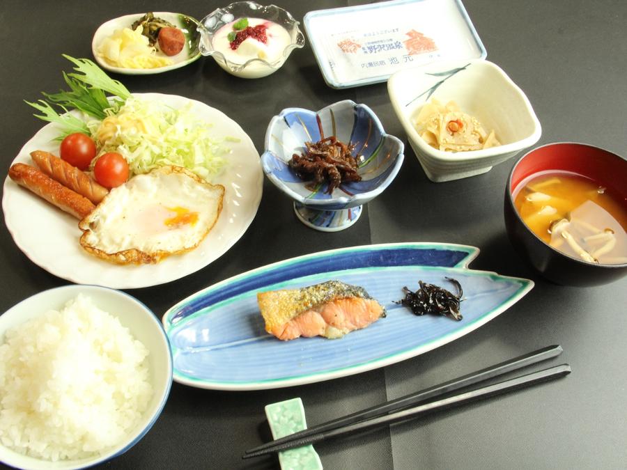 ［1泊朝食付］ほっこり朝食付でお気軽プラン♪《源泉100％かけ流し》★
