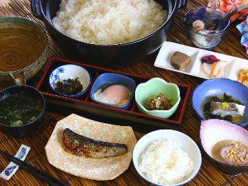 【夕食なし朝食付きプラン】チェックイン20時までOK◆チェックイン時に精算