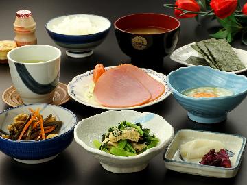 【朝食付き】魚沼産コシヒカリがご馳走♪素朴な和定食で一日の活力を！