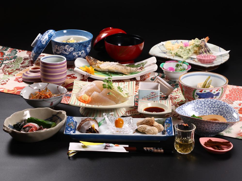 あつまれ！御岳山◇グループで宿坊泊◇自然派食材のお食事とトレッキング◇1泊2食付