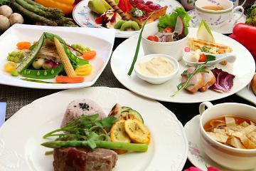 ツインルーム(トリプル対応)★フルコースディナーたっぷりデザート付★2食付★貸切風呂無料