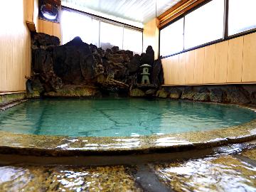 。+お正月を草津で楽しもう☆+。湯畑まで徒歩2分♪草津散策にも好立地！♪湯畑源泉100％かけ流しの宿【素泊り】