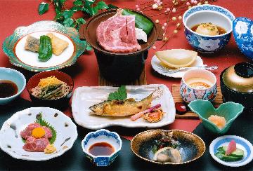 １泊２食付おまかせ会席プラン(お部屋で喫煙OK）　～南信州の観光の拠点に～　