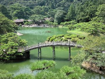 【50歳以上限定！栗林公園入場券特典付】ミシュラン3つ星の庭園「栗林公園」で優雅に朝散歩を♪〔一泊二食付〕
