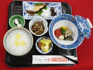 絶対に外せない名所【栗林公園入場券＆花園亭朝がゆ付】ミシュラン3つ星の庭園「栗林公園」で優雅に朝食を