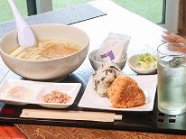 【朝食付】コテージ前はワンちゃんが喜ぶドッグラン♪オーナー特製「朝もやネギきつねうどんセット」