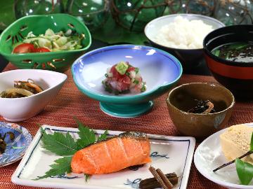 【朝食付】茅葺宿まつやに来なせや～♪朝食は自家製米コシヒカリと海の幸で元気にいってらっしゃい