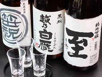 人気No.1創作和食+地酒3種の飲み比べ♪地酒を豊富にご用意しております★