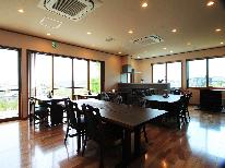 自由に地元グルメを堪能！朝ごはんはオーシャンビューで朝日とともに「いただきます」【1泊朝食】