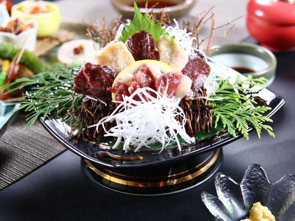 【選べる鴨鍋 × 馬刺し】秘伝の味★ 地元食材会席 [特典付]