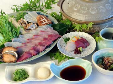【地魚の海鮮鍋】＜お鍋の具材はその日のお楽しみ＞季節の魚介をお鍋でどうぞ♪自家製ポン酢との相性も◎！
