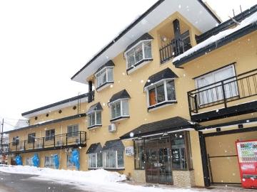 【冬季★連泊】無料駐車場＆割引リフト券など便利な特典付♪【２食付】《12/23～29＆連休の予約はこちら》
