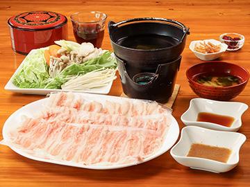 【コテージ／2食付き】夕食は選べる季節の鍋料理または豚しゃぶ♪朝食付きで手間いらずの安心stay