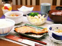 【朝食付】手作り朝ごはんを食べて、しっかりと栄養補給♪ 【休日同料金】Wi-Fi完備