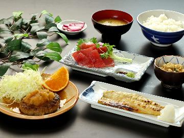 【当館イチ押し！日替わり定食】お肉もお魚もバランス良くてイイね！常連さんに人気★[1泊2食付]