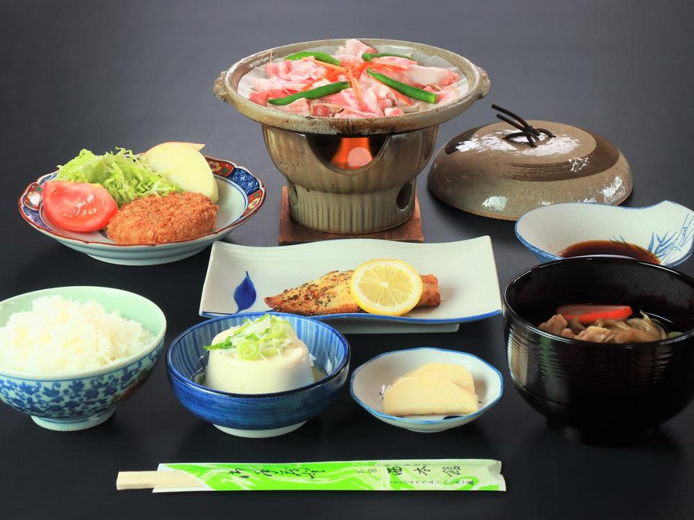 【ビジネス】おひとり様7500円～☆無料駐車場&Wi-Fi完備♪貸切風呂23時まで＜１泊２食＞