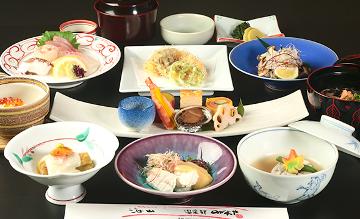 【直前割！四季会席】【現金特価】お得に泊まろう！旬味満載！季節の四季会席部屋食