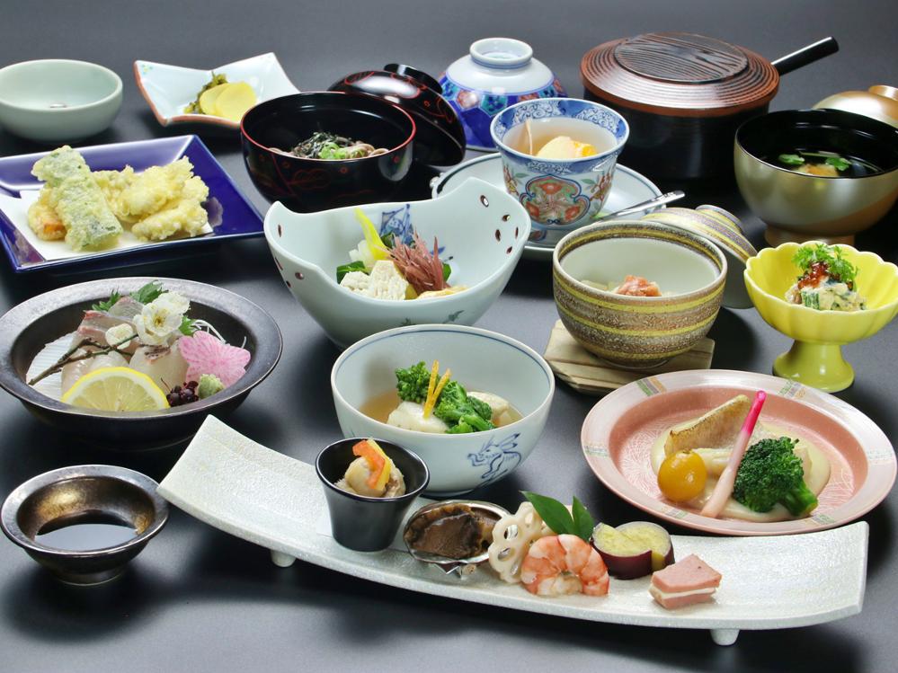 【直前割10％OFF!四季会席】現金特価でお得に泊まる！旬味満載！季節の四季会席部屋食