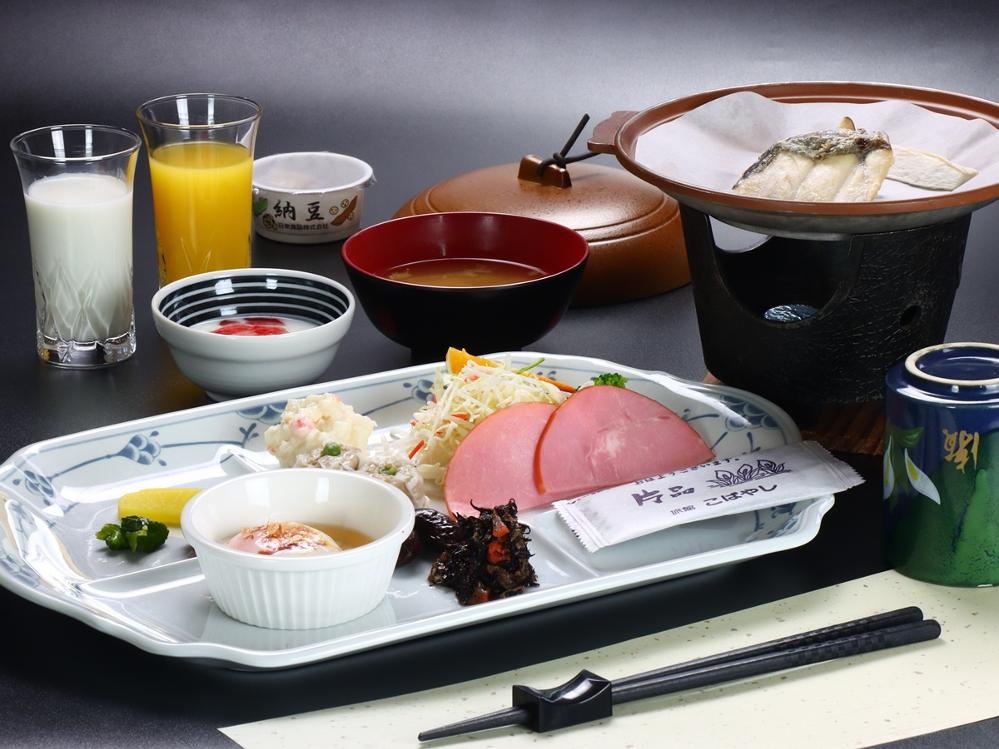 冬季【朝食付】栄養バランス◎しっかりと食べて元気にスキー♪２４時間入浴出来る天然温泉で身体もぽかぽか♪