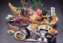 【豪華に篠島海鮮を食べつくす！】海鮮舟盛＆アワビの踊り焼き＆伊勢海老焼き