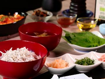 【軽め夕食と朝食付き】おまかせで女将の手料理を堪能する〈一棟貸〉