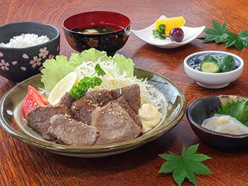 ★【公式ホームページ限定】２食付き◇ボリューム満点！３つの定食から好きなものを選べるお得なプラン