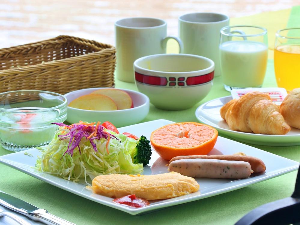 【朝食付き】おいしい朝食で1日をスタート♪チェックイン22時まで！