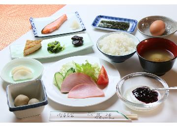 ★自家製野菜とお米が美味しい朝ごはん★レイトチェックイン22：00までＯＫ[朝食付]