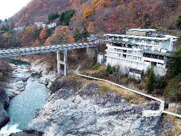 渓流の宿　緑水