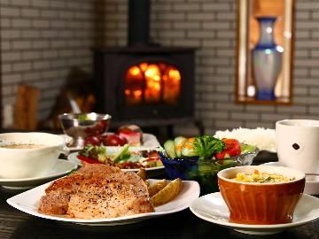 【 2食付 】手作り「ポークグリル」や「グラタン」が人気！地の食材を堪能◇栄養バランスを考えた洋食コース♪