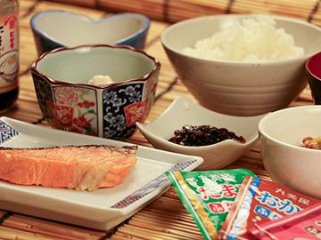 【朝食付き】夜は自由に朝はしっかりと★ホッと落ち着く和朝食が人気♪＜Wi－Fi完備＞