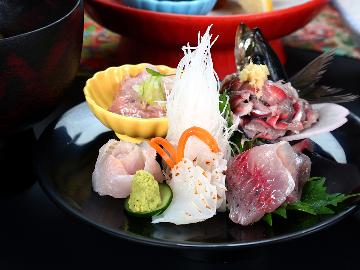【夕食のみ】漁師の夕食を楽しみ、朝は自由に。釣りやツーリングに便利な朝食なしプラン