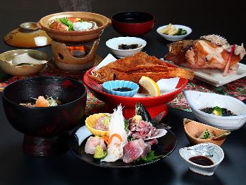 【一泊二食】とれたて海の幸に舌鼓、四季折々の日本海一望。潮騒が聞こえる漁師の宿。