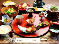 【1泊朝食】～全室別荘タイプ離れ～風と鳥の声で目覚める朝　新鮮野菜たっぷりの朝食を